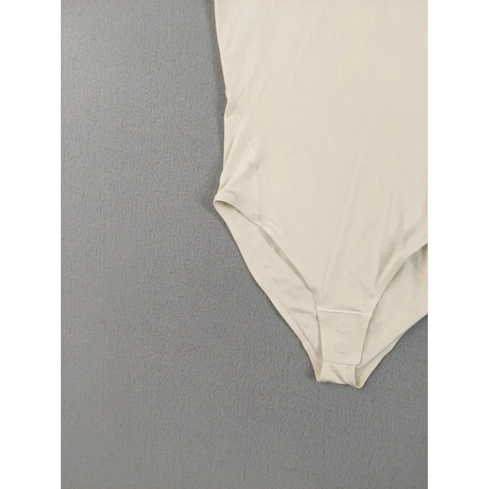 Lululemon Women Bodysuit XS Beige Ribbed Snap Gusset Thong Seamless High Neck
